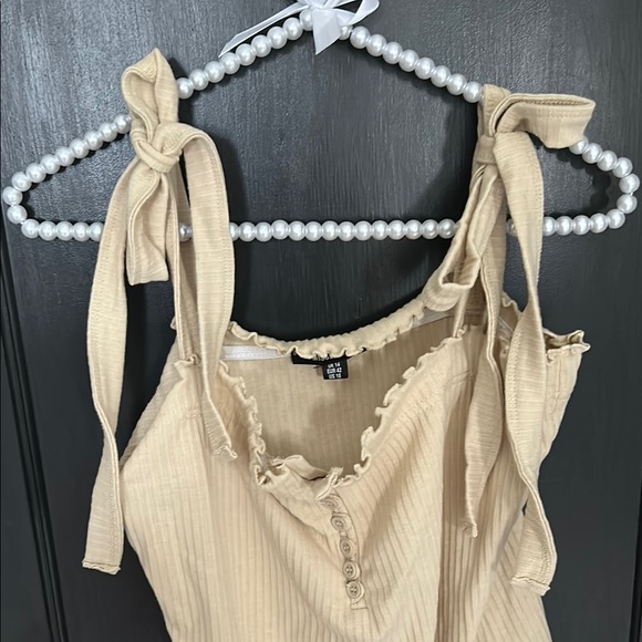Missguided Beige Ruffle Bodysuit - Picture 3 of 3